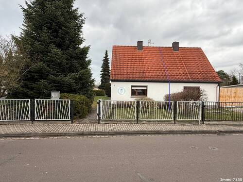 Ansicht 1 - Doppelhaushälfte mit sehr großen teilbaren Grundstück