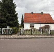 Doppelhaushälfte mit sehr großen teilbaren Grundstück - Neukieritzsch