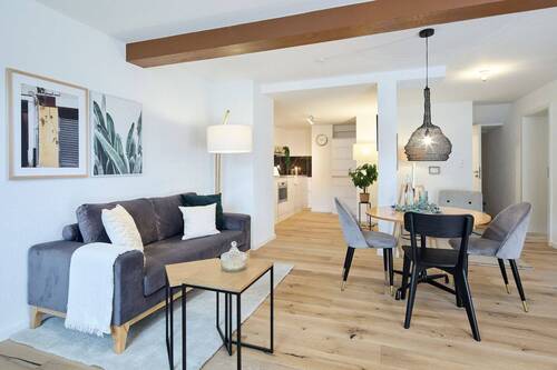 Blick in die Küche - Etagenwohnung mit 100,00 m&sup2; in Schwabach zum Kaufen