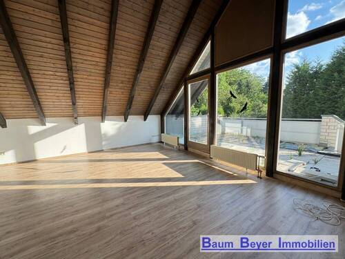 Wohn-/ Esszimmer mit Balkon - 7 Zimmer Mehrfamilienhaus, Wohnhaus zum Kaufen in Göttingen / Nikolausberg