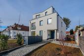 Hausansicht - Großzügiges luxuriöses Neubau 3-Familienhaus für die ganze Familie oder als Investment am Riemer See
