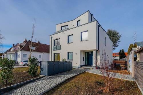 Hausansicht - Großzügiges luxuriöses Neubau 3-Familienhaus für die ganze Familie oder als Investment am Riemer See