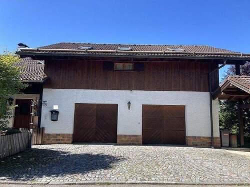 Doppelgarage mit Ausbau im DG - 