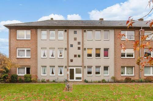 Außenansicht - Gut geschnittene 2-Zimmer-Wohnung mit Entwicklungspotential in Krefeld Inrath Kliedbruch