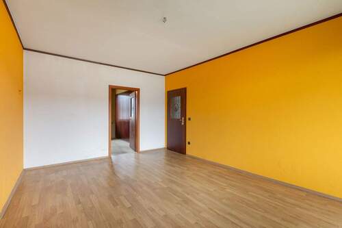 Wohnzimmer - 2 Zimmer Etagenwohnung in Krefeld