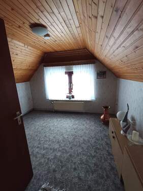 Obergeschoss (teilweise nur 2m Stehhöhe) - 