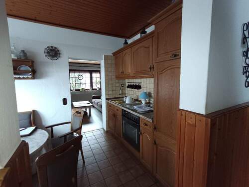 Küche (Durchgang ins Wohnzimmer) - 5 Zimmer Einfamilienhaus in Bockhorn