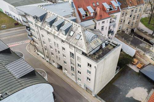 Gebäudeansicht - HIER LOHNT SICH DIE INVESTITION Vermietete 2-Raum-Wohnung mit solider Aufteilung