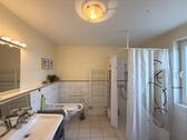 Rollstuhlgerechtes Badezimmer im EG - 