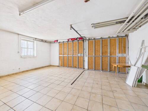 Garage - 