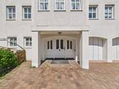Eingang - Mehrfamilienhaus, Wohnhaus mit 206,00 m&sup2; in Pfeffenhausen zum Kaufen