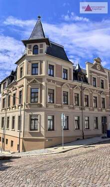 Hausansicht - Charmante 3-Raum-Wohnung mit Balkon in Meerane bei Zwickau: Stilvolles Wohnen im gepflegtem Denkmal