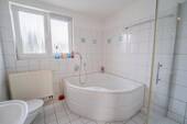 Eckbadewanne m. Whirlpool - 