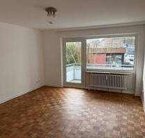 Provisionsfrei: Helle 3-Zimmer-ETW mit Südbalkon & TG-Stellplatz in HH-Lokstedt - Hamburg