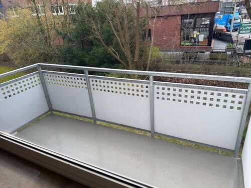 Südbalkon/Wohnzimmer - 3 Zimmer Etagenwohnung in Hamburg