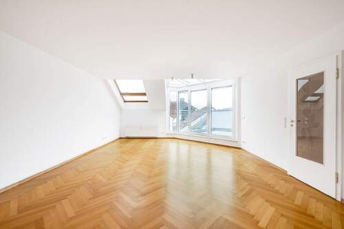 Wohnzimmer - AIGNER - Stilvolle 2-Zimmer-Wohnung mit sonniger Dachterrasse in Obergiesing