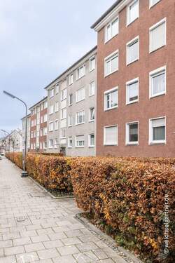 Blick von der Straße - 1 Zimmer Etagenwohnung zum Kaufen in München
