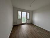 Wohnzimmer Blick Balkon - 