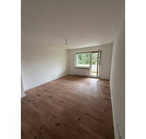 Frisch sanierte 2-Zimmer-Wohnung mit Balkon - bezugsfertig - Bremen Gartenstadt Süd