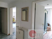 Flur mit Blick in WZ u. EZ - 