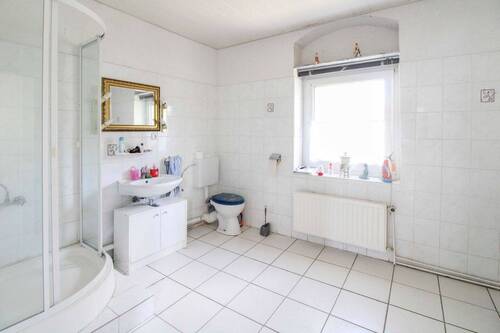 Zweites Badezimmer EG - 