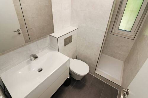 Duschbad mit Regendusche EG - 