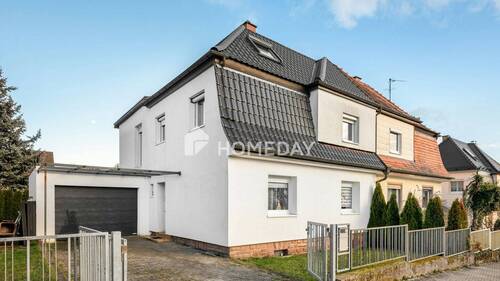 Außenansicht 1 - 7 Zimmer Doppelhaushälfte zum Kaufen in Pforzheim