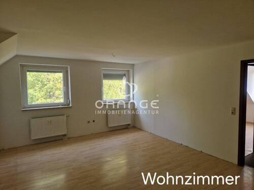 Wohnzimmer - Etagenwohnung mit 44,00 m&sup2; in Emskirchen zum Kaufen