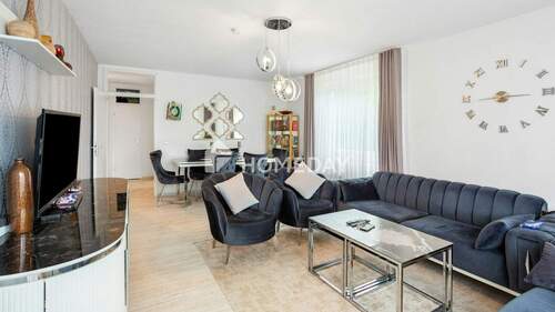 Wohnzimmer 2 - Helle 3-Zimmer-Wohnung mit Südbalkon in gepflegtem Mehrfamilienhaus