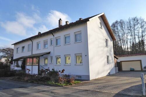 Außenansicht - 8 Zimmer Doppelhaushälfte in Weidenberg