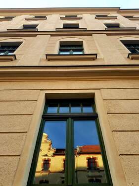 45.jpg - SANIERT + ZENTRAL + TOP LAGE + SCHÖNER GARTEN + BLICK INS GRÜNE + 3 ZIMMER WOHNUNG