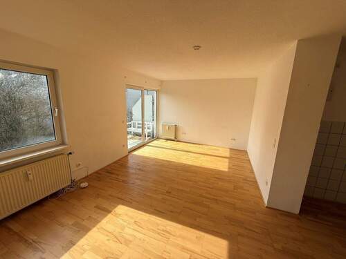 Wohnzimmer - 2 Zimmer Etagenwohnung zur Miete in Wolfsburg