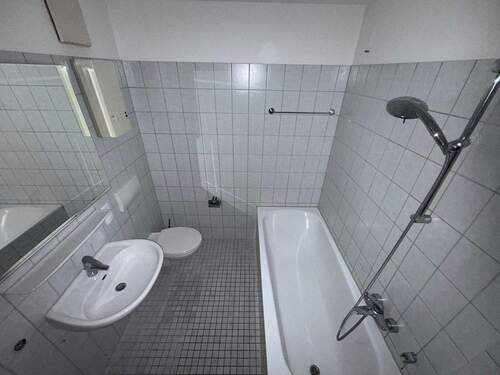 Badezimmer - Etagenwohnung mit 67,50 m&sup2; in Wolfsburg zur Miete