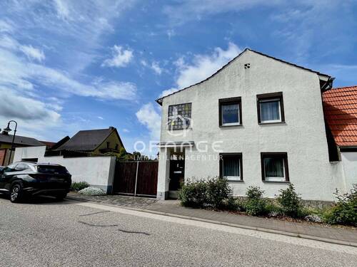 Hausansicht Strasse - 