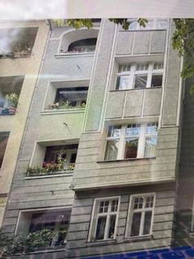 Teil der Hausfront - Charmante u helle 3 Zimmer Whg. ruhiger Lage in Friedenau