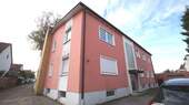 Ansicht - Modernisierte 4 Zimmer-Wohnung mit Terrasse und Garten