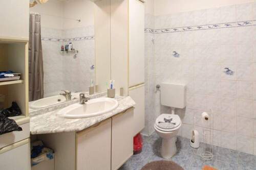 Badezimmer EG links - 