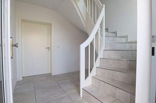 Treppenhaus - 2 Zimmer Terrassenwohnung zur Miete in Rellingen