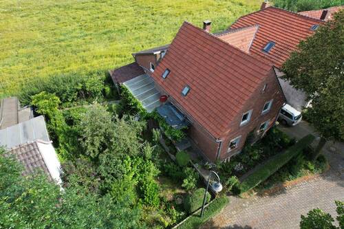 Drohnenaufnahme - 4 Zimmer Einfamilienhaus zum Kaufen in Beverungen