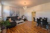 Wohnzimmer - Wohnung OG - MFH mit 2 Einheiten und Top-Potenzial in Alsdorf-Mariadorf zur flexiblen Nutzung