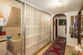 Durchgang zum Badezimmer - 