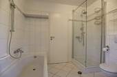 mit sep. Dusche - 