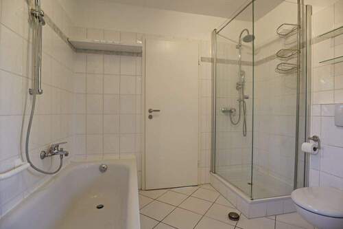 mit sep. Dusche - 