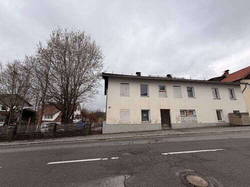 Außenansicht von der Straße aus.jpeg - 