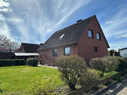 Gartenansicht - 8 Zimmer Einfamilienhaus zum Kaufen in Deinste