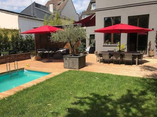 Poolterrasse - Mehrfamilienhaus, Wohnhaus zum Kaufen in Köln