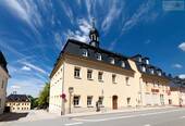 Hausansicht - Moderne 3-Raum-Stadtwohnung in Scheibenberg!