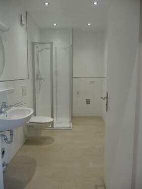 Badezimmer - Etagenwohnung mit 55,00 m² in Hude (Oldenburg) zur Miete
