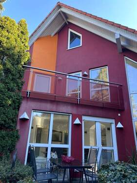 Hausansicht.jpg - Luxuriöses Studiohaus in Großgründlach - stadtnah und doch idyllisch