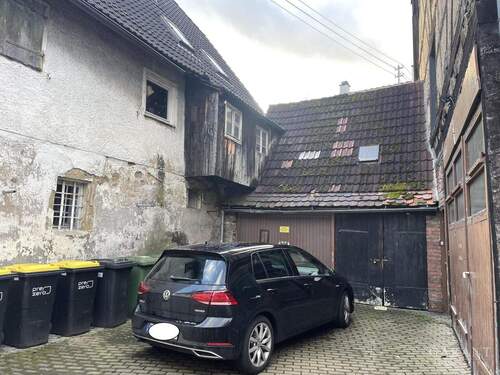 Ansicht Stellplatz-Garage - 1 Zimmer Mehrfamilienhaus, Wohnhaus zum Kaufen in Ludwigsburg